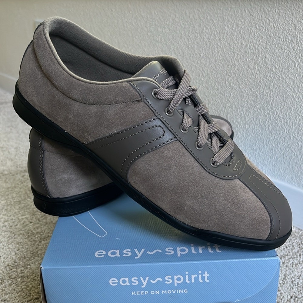 Easy Spirit Esoncue Suede Womens  Lace Up, Size 10.5